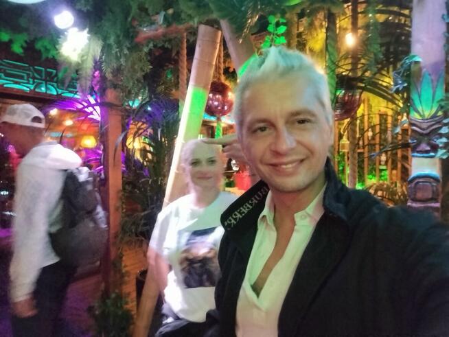 Rozsądny Singiel Pozna Mądrą wesołą Dziewczynę