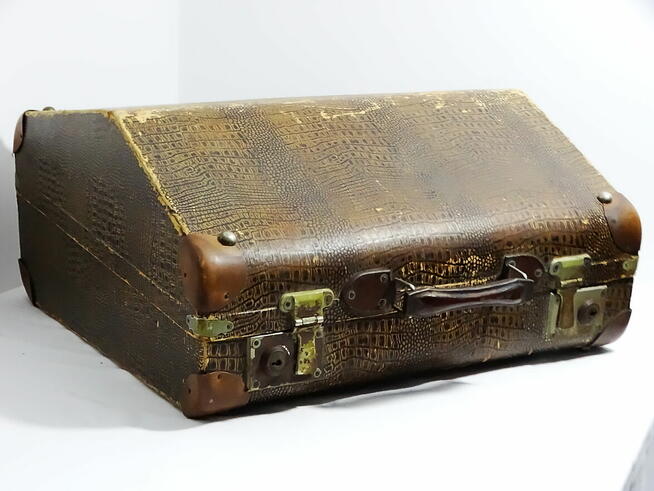 Akordeon fortepianowy 34 klawisze 80 basów 5 rejestrów Marka