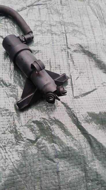 BMW E60, E61 dysza spryskiwacza prawa xenon