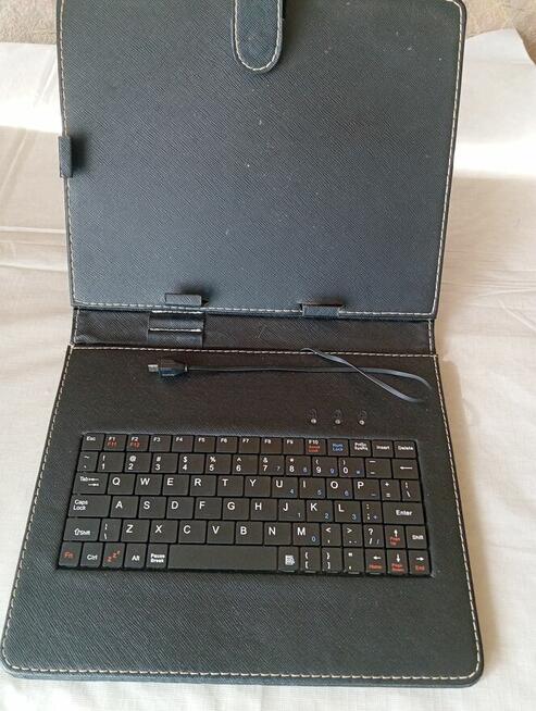 Etui pokrowiec z klawiaturą na tablet 10