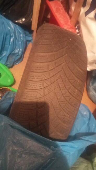 Sprzedam opony z felgami stalowymi