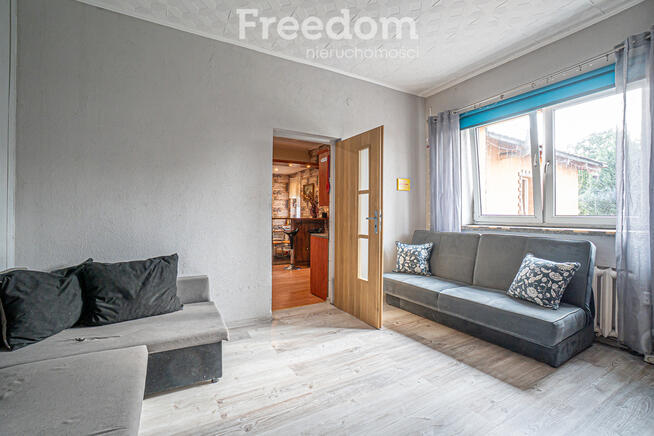 Dom na dużej działce.