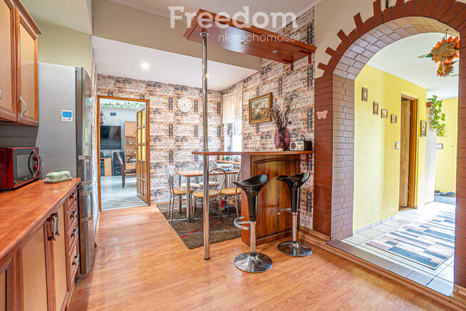 Dom na dużej działce.