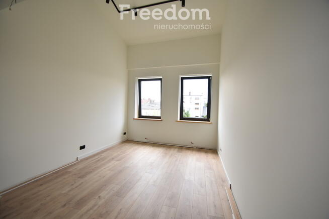 Kamienica w centrum Łasku na sprzedaż.