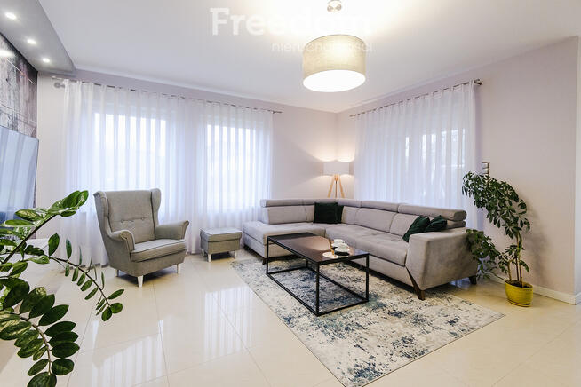 Dom na sprzedaż z pompą ciepła i fotowoltaiką