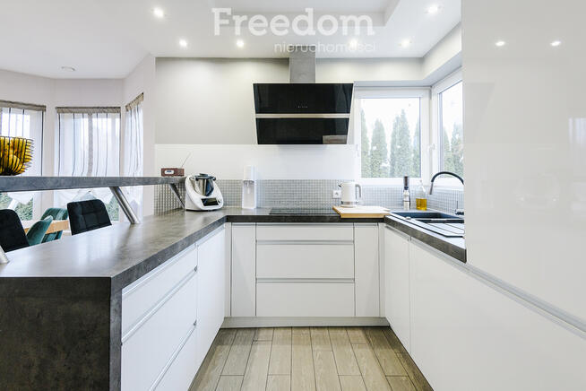 Dom na sprzedaż z pompą ciepła i fotowoltaiką