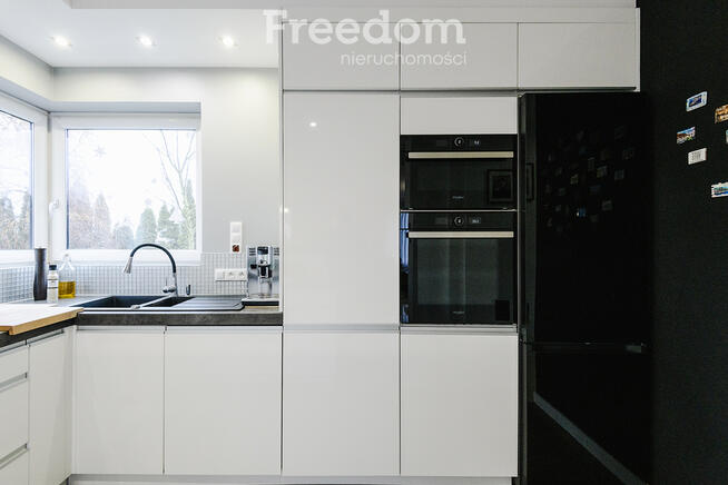 Dom na sprzedaż z pompą ciepła i fotowoltaiką