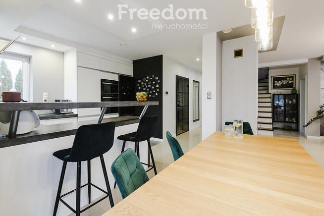 Dom na sprzedaż z pompą ciepła i fotowoltaiką