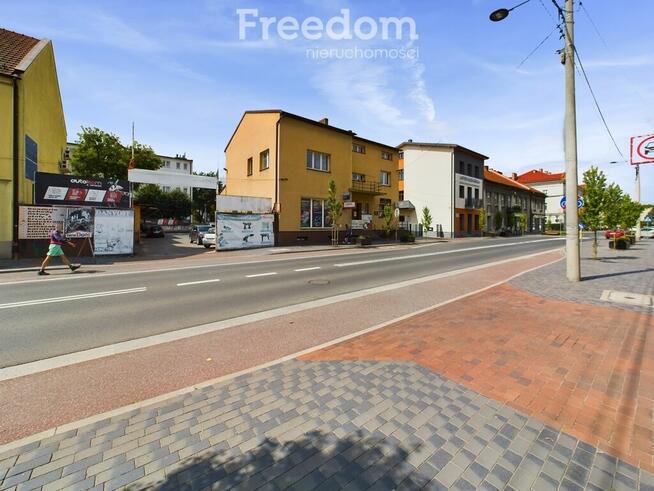 Obiekt handlowo usługowy na dużej działce