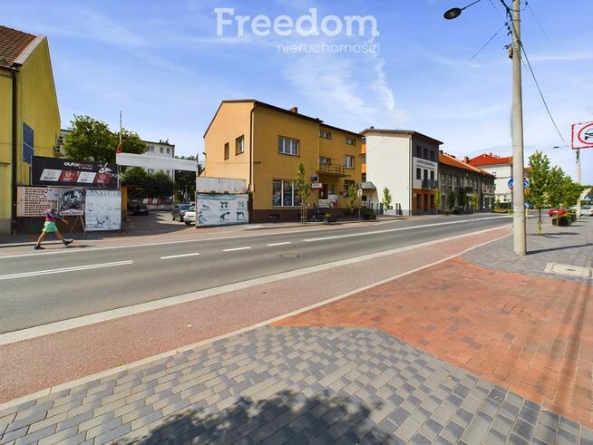 Obiekt handlowo usługowy na dużej działce