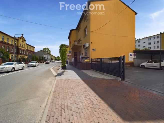 Obiekt handlowo usługowy na dużej działce