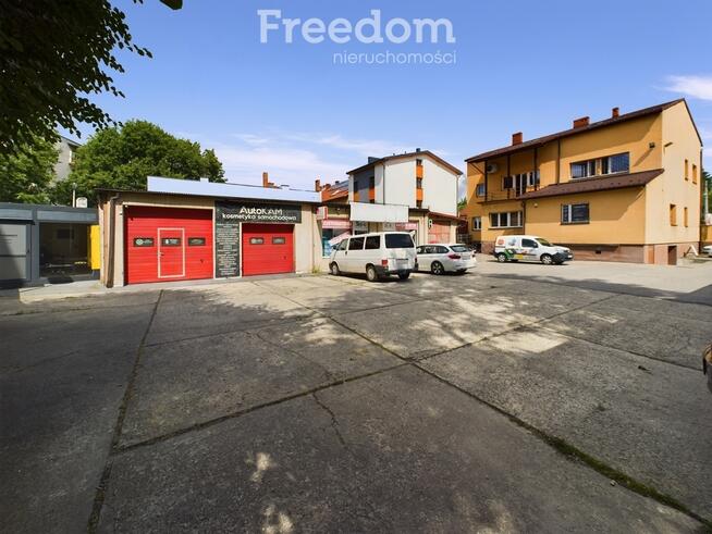 Obiekt handlowo usługowy na dużej działce