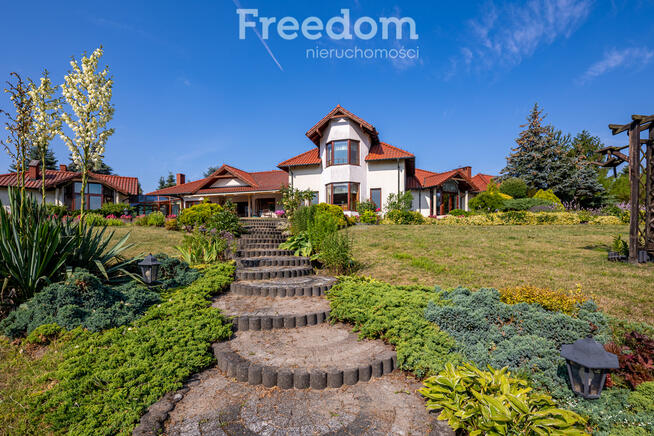 Rezydencja z linią brzegową jeziora Powidzkiego