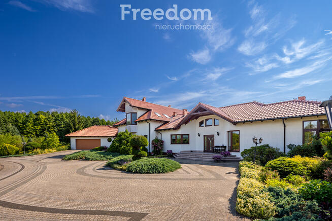 Rezydencja z linią brzegową jeziora Powidzkiego