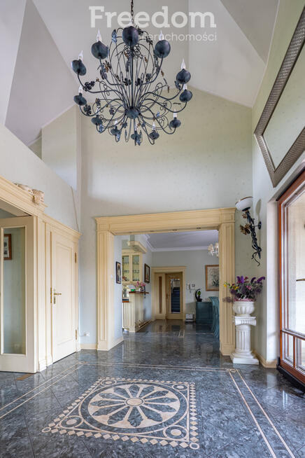 Rezydencja z linią brzegową jeziora Powidzkiego