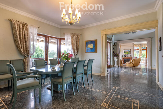 Rezydencja z linią brzegową jeziora Powidzkiego