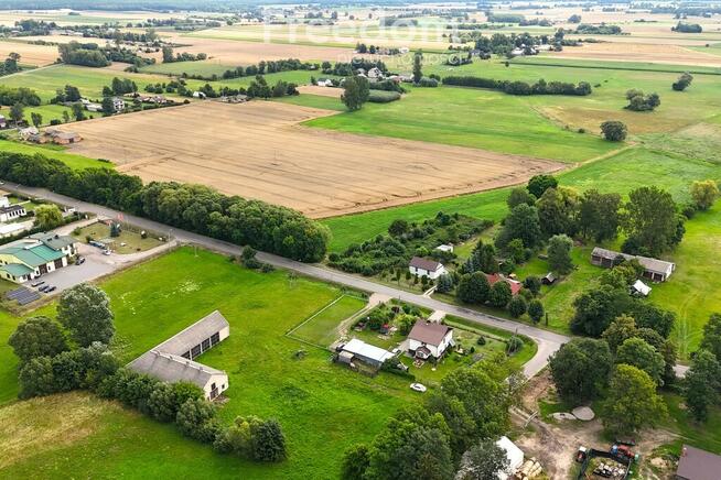 Działka siedliskowa zabudowana stodołą 495 m2