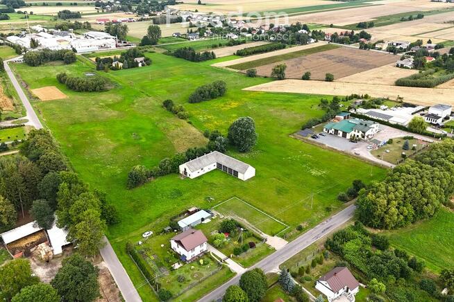 Działka siedliskowa zabudowana stodołą 495 m2