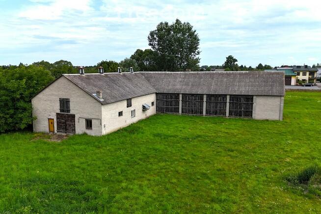 Działka siedliskowa zabudowana stodołą 495 m2