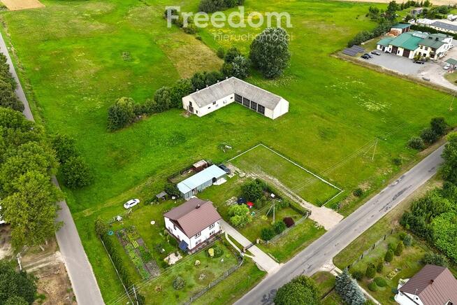 Działka siedliskowa zabudowana stodołą 495 m2