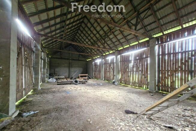 Działka siedliskowa zabudowana stodołą 495 m2