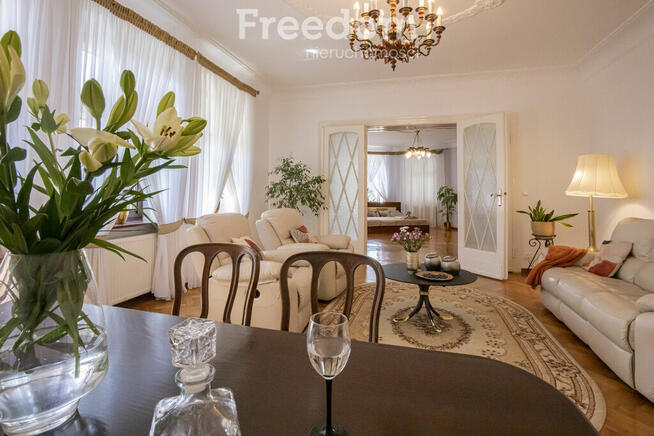 Wyjątkowy 5-pokojowy apartament w kamienicy