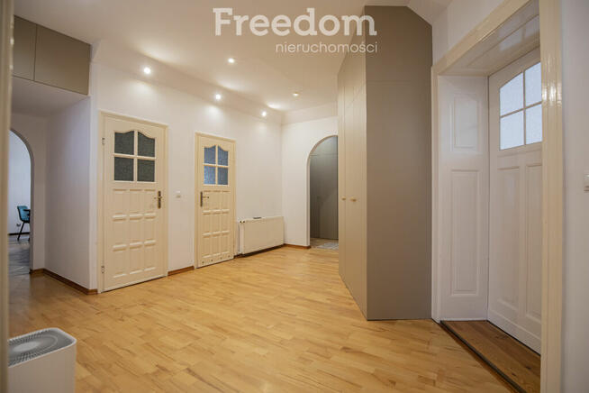 Wyjątkowy 5-pokojowy apartament w kamienicy