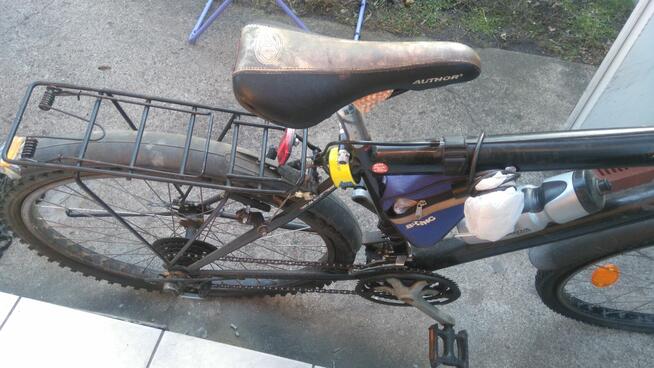 Rower czarny z bagaznikiem