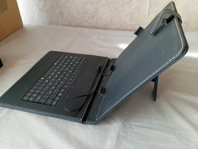 Etui pokrowiec z klawiaturą na tablet 10