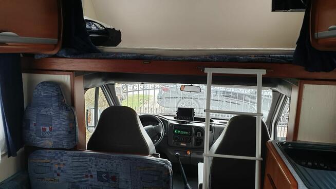 Prywatnie do sprzedaży kamper Ford Transit z silnikie2,4jtd