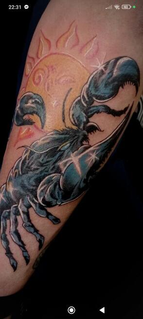 Chętnie zapoznam jakąś wesołą z poczuciem humoru dziewczynę.