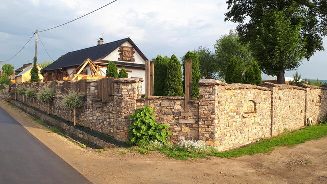 Działka zabudowana o pow. 25600 m2