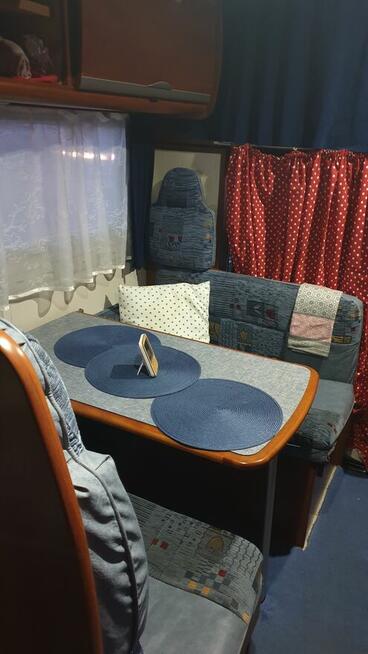 Prywatnie do sprzedaży kamper Ford Transit z silnikie2,4jtd