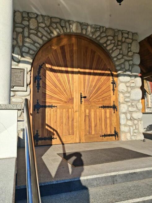 Renowacja drzwi okien drewnianych