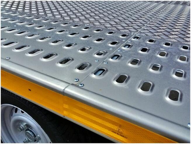 BESTTRAILERS LAWETA PRZYCZEPA 6X2,2 DMC 3500KG 3 OSIE NAJAZD