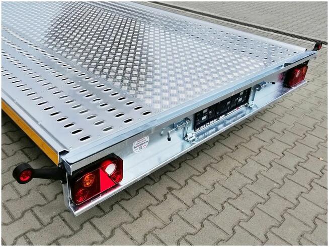 BESTTRAILERS LAWETA PRZYCZEPA 6X2,2 DMC 3500KG 3 OSIE NAJAZD