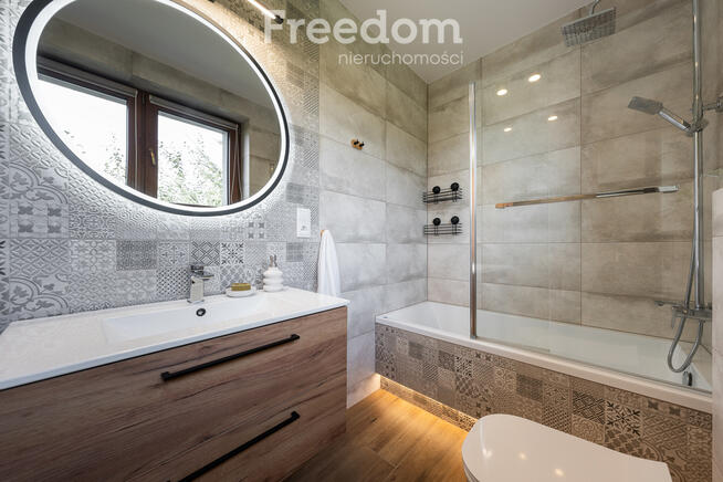 Wolnostojący dom dla dwóch rodzin