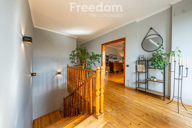 Wolnostojący dom dla dwóch rodzin