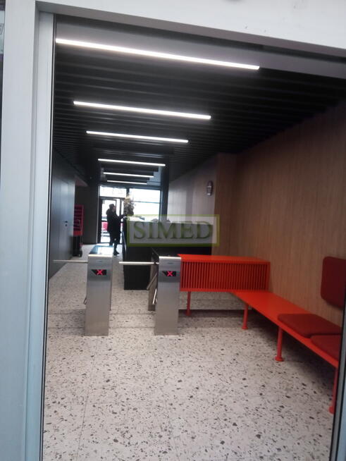 Dostep24h,recepcja,ochrona,parking,widne,wys.3m