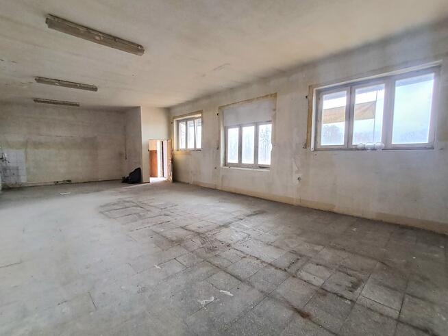 Lokal handlowo-usługowy na trasie Lublin-Nałęczów.