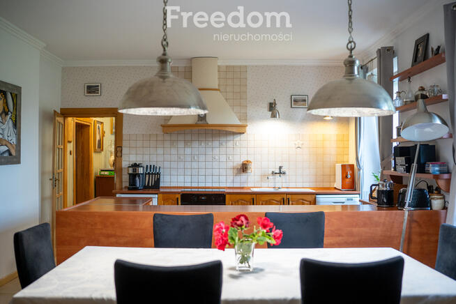 Dom wolnostojący Kruklanki 199 m², działka 4223 m²