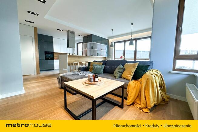 Wysoki standard, duży balkon + 3 miejsca postojowe