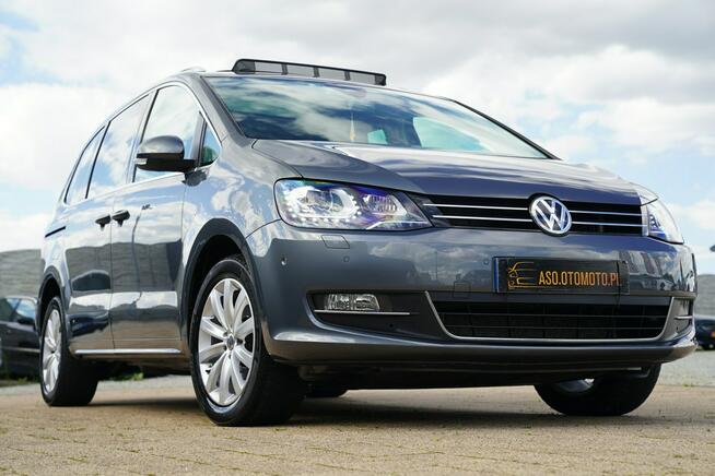 Volkswagen Sharan HIGHLINE panorama BI-XENONY nawi SAM PARKUJE el.drzwi ACC 7 osob BLIS