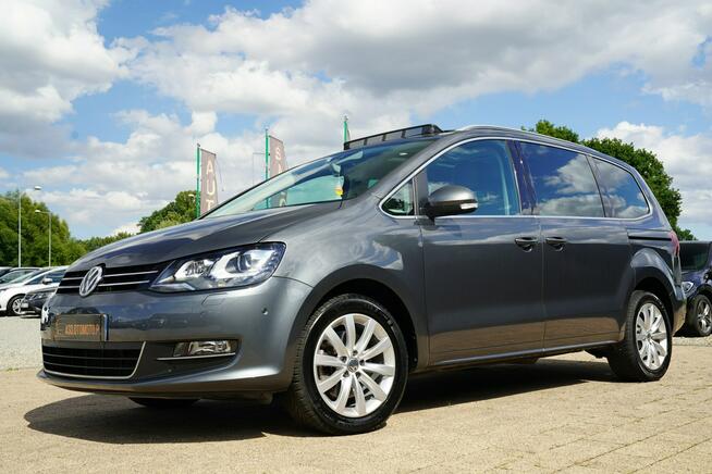 Volkswagen Sharan HIGHLINE panorama BI-XENONY nawi SAM PARKUJE el.drzwi ACC 7 osob BLIS