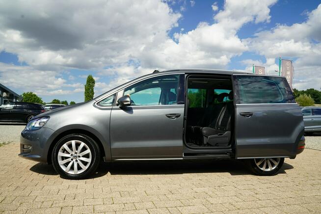 Volkswagen Sharan HIGHLINE panorama BI-XENONY nawi SAM PARKUJE el.drzwi ACC 7 osob BLIS