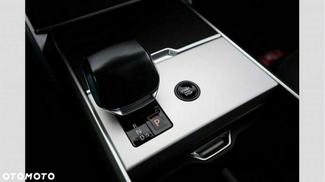 Range Rover MY26 4.4P V8 615 KM AWD Auto SV LWB