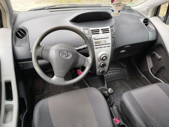 Toyota Yaris 5 drzwi KLIMA MROZI BENZYNA zarejestrowana