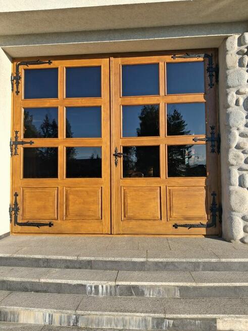 Renowacja drzwi okien drewnianych