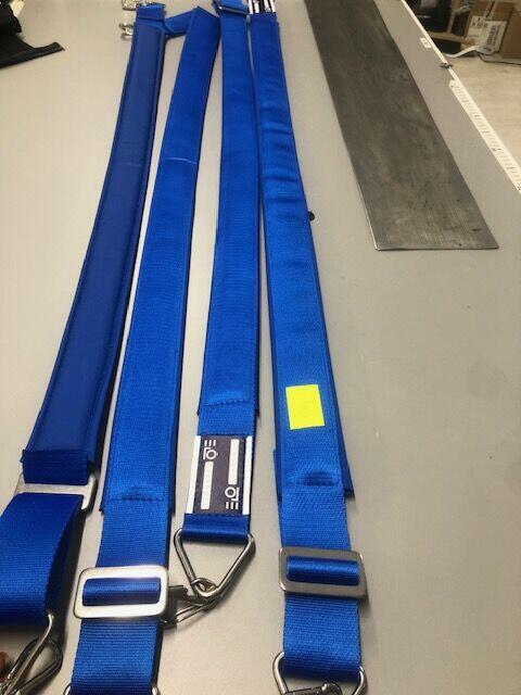 Żaglownia, Żaglomistrz - Szycie żagli i pokrowców