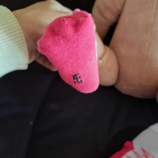 Skarpetki niemowlęce 12–24m z różowym kwiatkiem